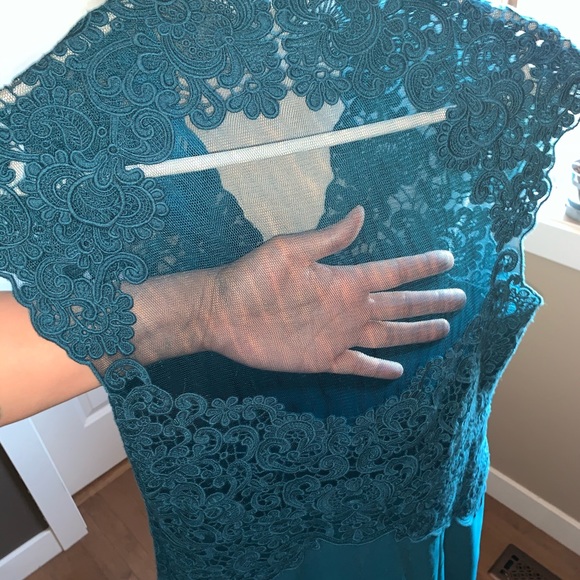 BNWT: Medium formal dress - Picture 4 of 9